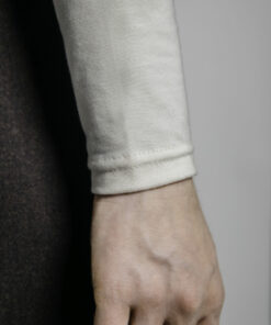 Awaredrobe_Longarmshirt_creme_Aermel